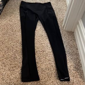 Lululemon leggings 28 inch black color with pockets